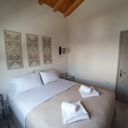 Maya 2, 2 Bedroomed On First Floor * スキアトスタウン