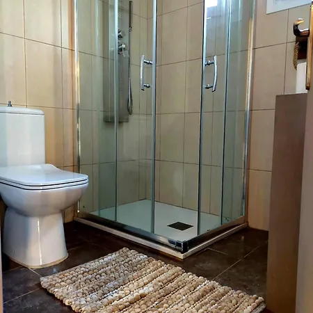 Maya 2, 2 Bedroomed On First Floor * スキアトスタウン