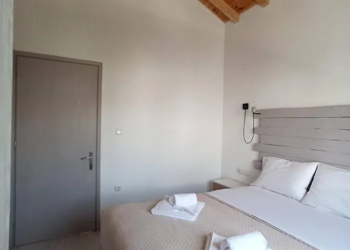 Maya 2, 2 Bedroomed On First Floor Skiathos stad